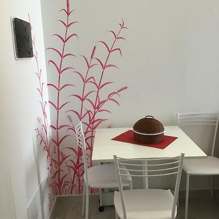 Appartamento Rubino - Lovely Little Flat 3 Minutes From Golf Club 5 Minutes From Lake Soiano Del Lago Exterior foto
